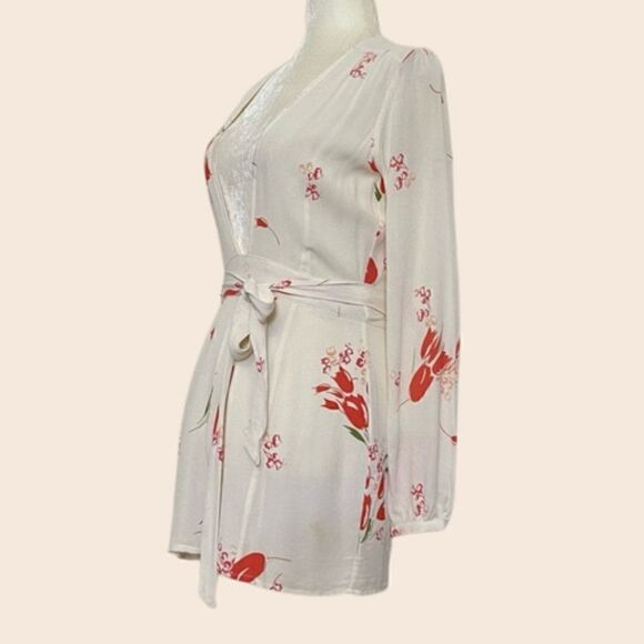 Red and White Privacy Please Concord Floral V-neck Romper Size S - Picture 5 of 14
